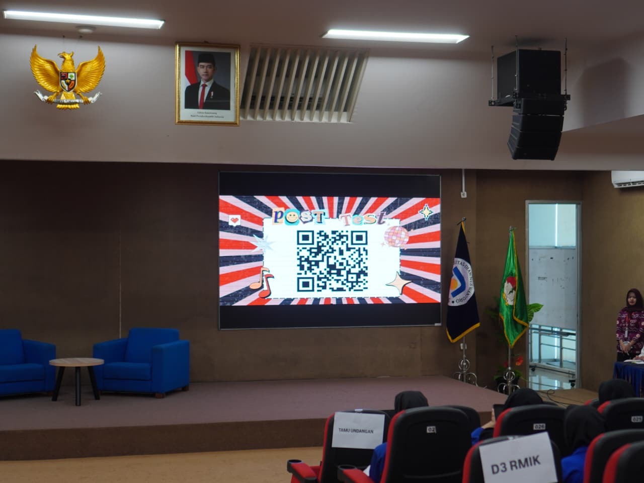 Sesi Peserta Melaksanakan Post-Test